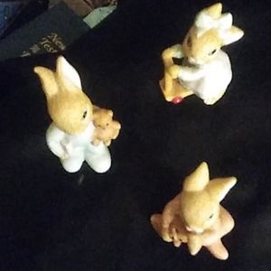Wat nots.....Homco 1466 bunnies set